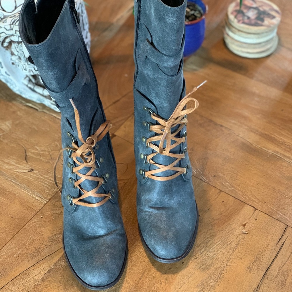 🤍Gray boots🤍